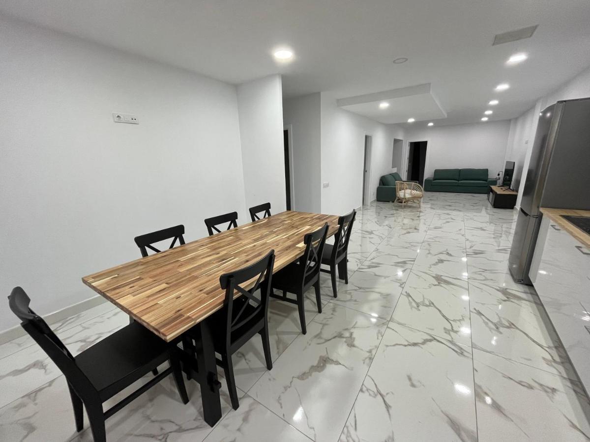 Hola Apartment